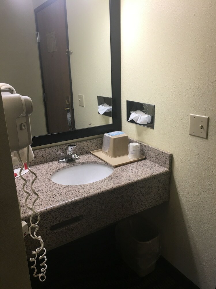 Motel Super 8 By Wyndham Newton