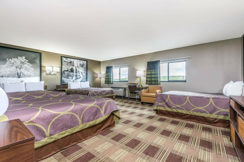 Hotel Super 8 By Wyndham Kimball