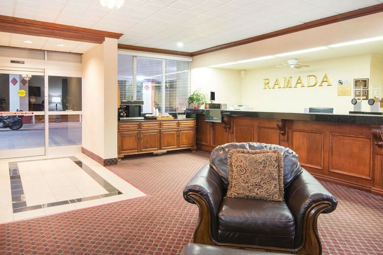 Hotel Ramada By Wyndham Enid