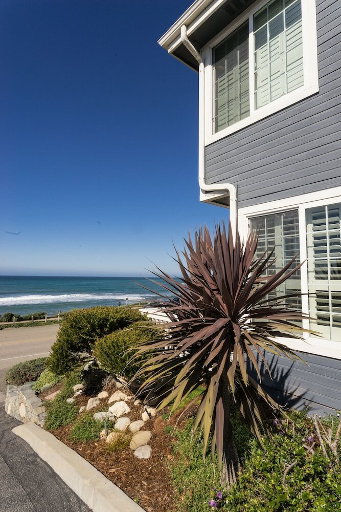 Hotel Sand Pebbles Inn