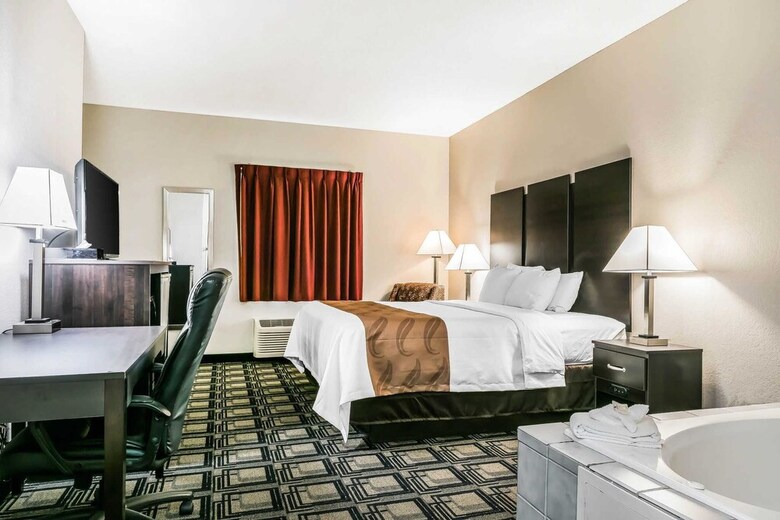 Hotel Quality Inn & Suites Mason Hwy 42