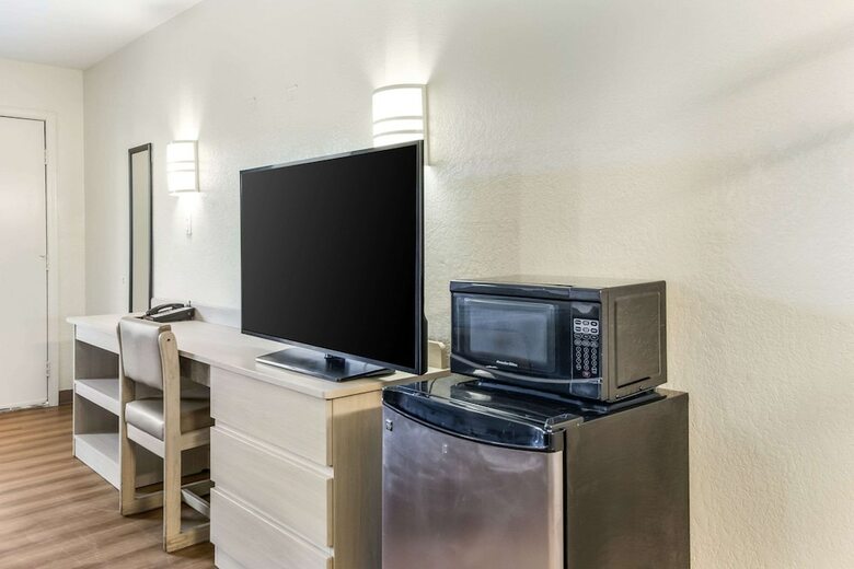 Hotel Econo Lodge Inn & Suites