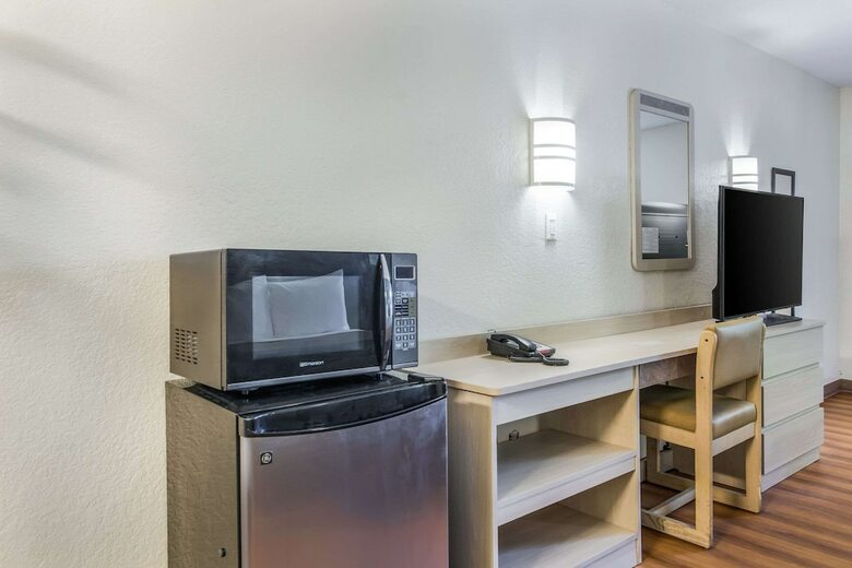 Hotel Econo Lodge Inn & Suites