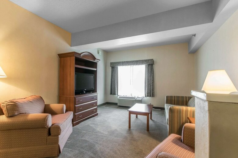 Hotel Comfort Inn & Suites