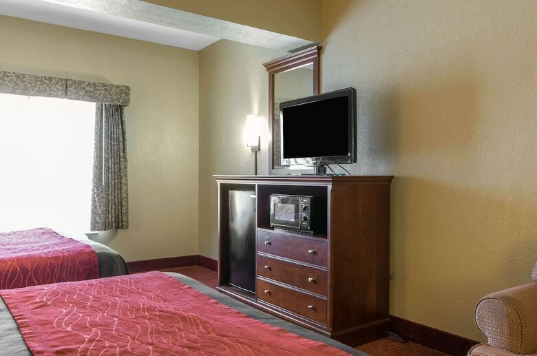 Hotel Comfort Inn & Suites