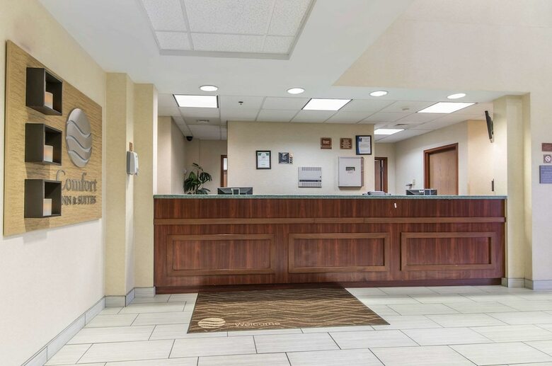 Hotel Comfort Inn & Suites