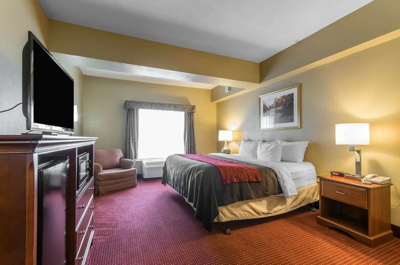 Hotel Comfort Inn & Suites
