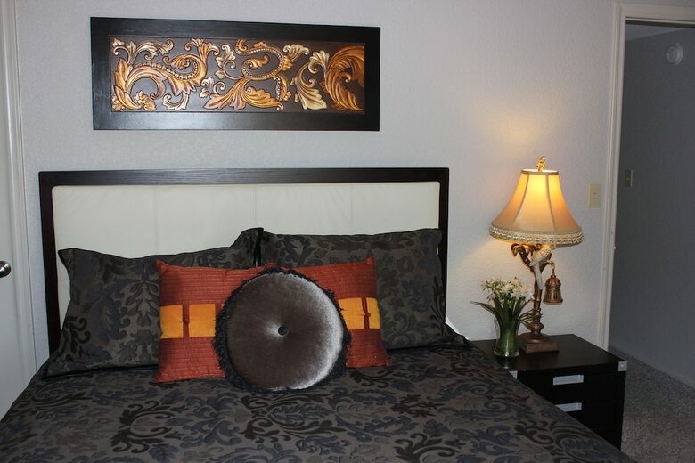 Hotel Adobe Village Inn