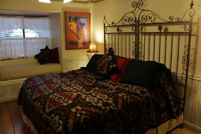 Hotel Adobe Village Inn