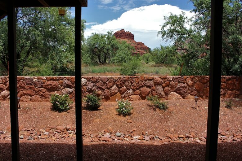 Hotel Adobe Village Inn