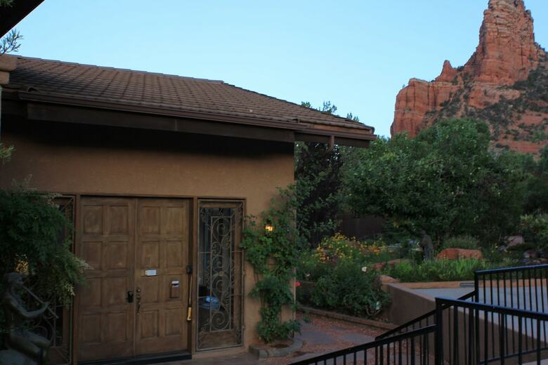 Hotel Adobe Village Inn
