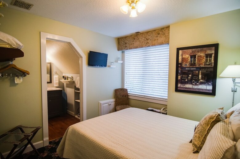 Bed & Breakfast Campbell House Inn