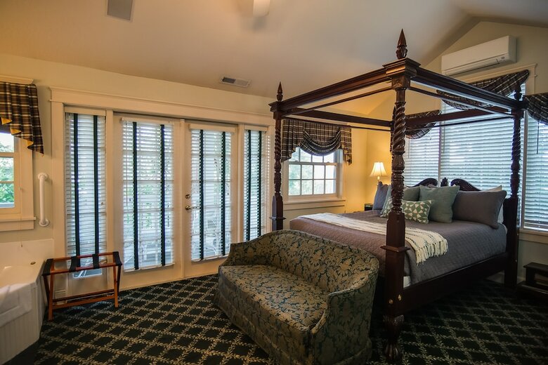 Bed & Breakfast Campbell House Inn