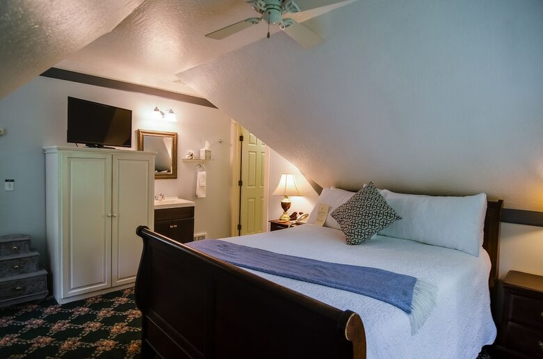 Bed & Breakfast Campbell House Inn