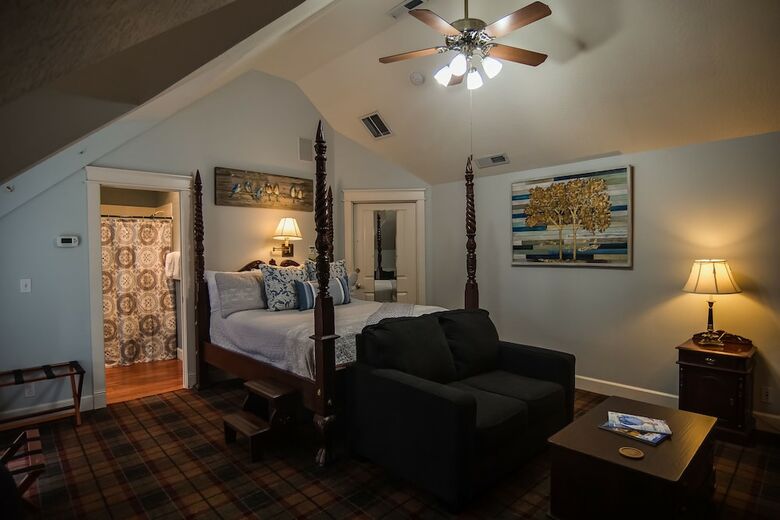 Bed & Breakfast Campbell House Inn