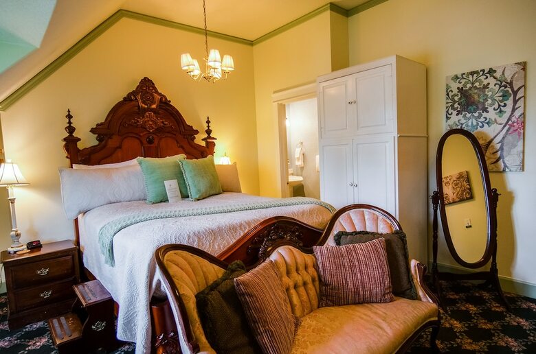 Bed & Breakfast Campbell House Inn