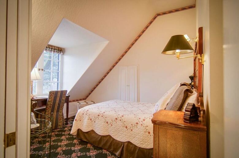Bed & Breakfast Campbell House Inn