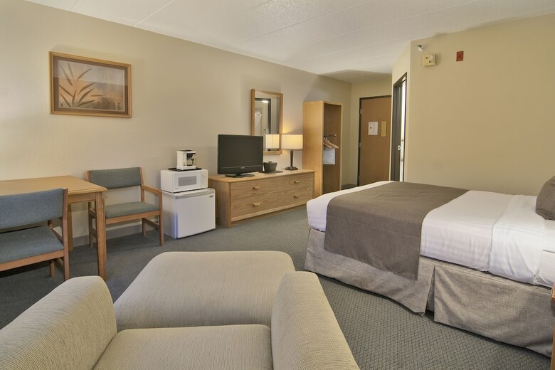 Boarders Inn & Suites By Cobblestone Hotels - Faribault