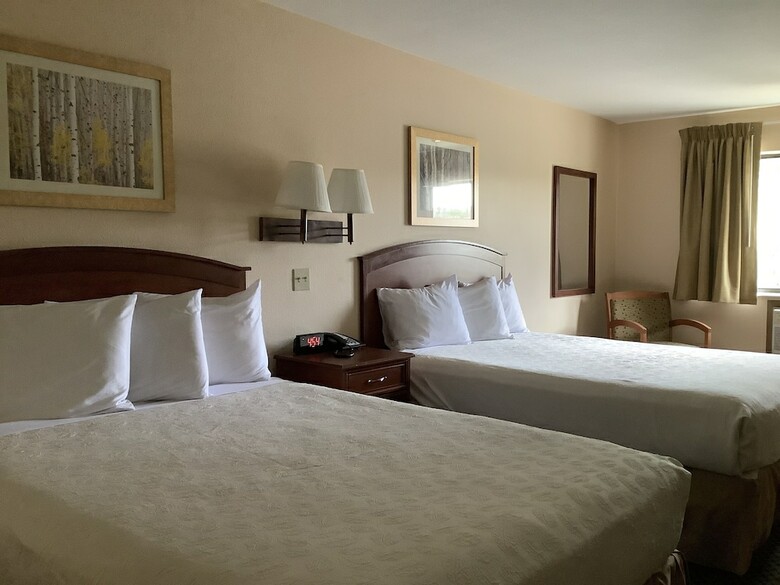 Hotel Luxury Inn And Suites