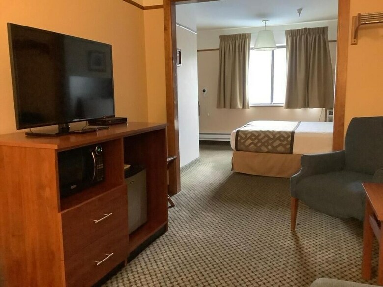 Hotel Luxury Inn And Suites