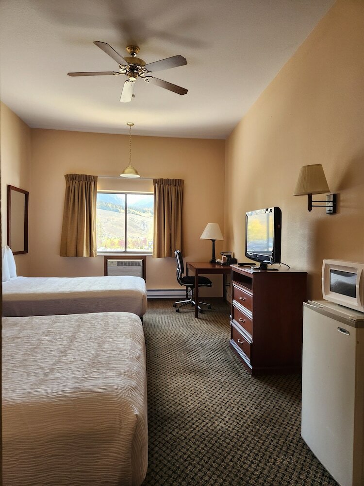 Hotel Luxury Inn And Suites