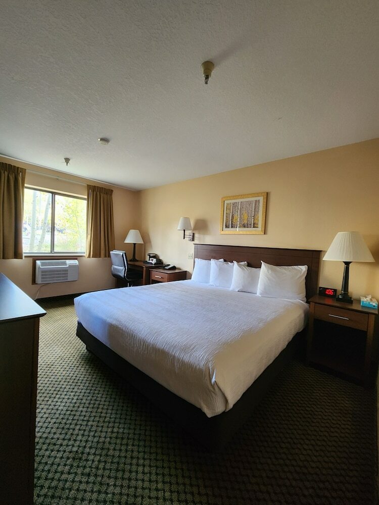 Hotel Luxury Inn And Suites