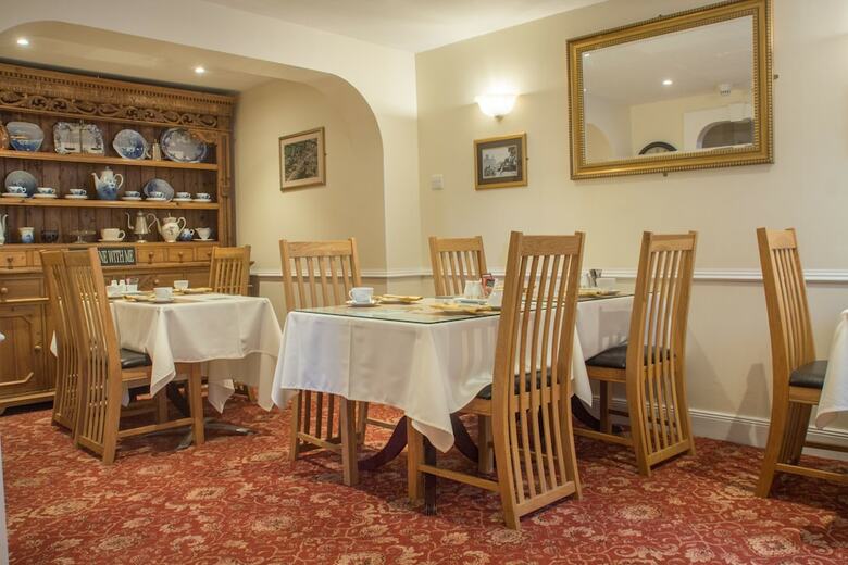 Hotel Meadhon House