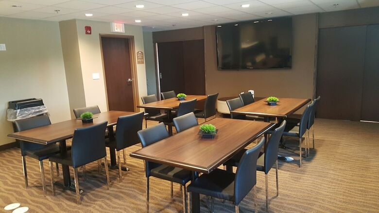 Hotel Microtel Inn & Suites By Wyndham Whitecourt
