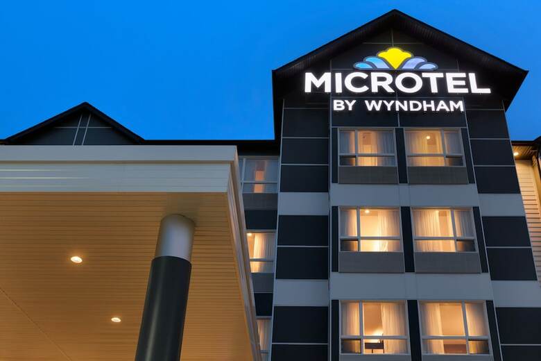 Hotel Microtel Inn & Suites By Wyndham Whitecourt
