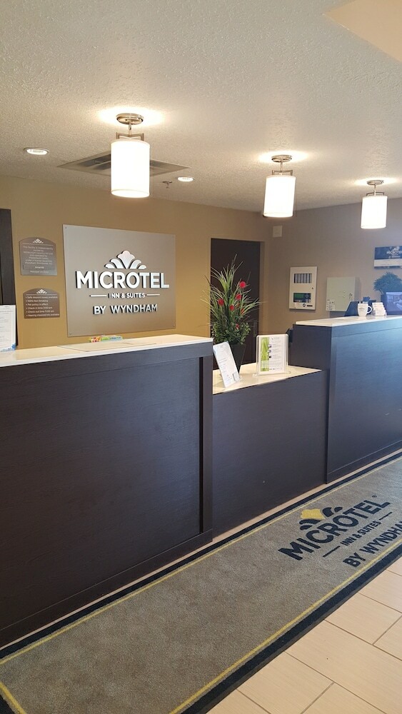 Hotel Microtel Inn & Suites By Wyndham Whitecourt
