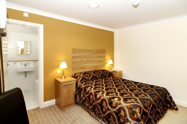 Russell Court Hotel