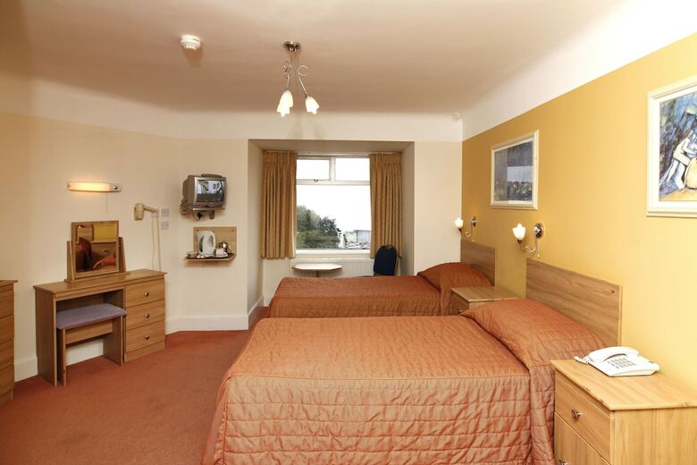 Russell Court Hotel