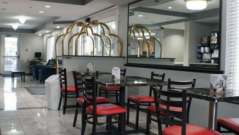 Hotel Rodeway Inn & Suites - Nampa