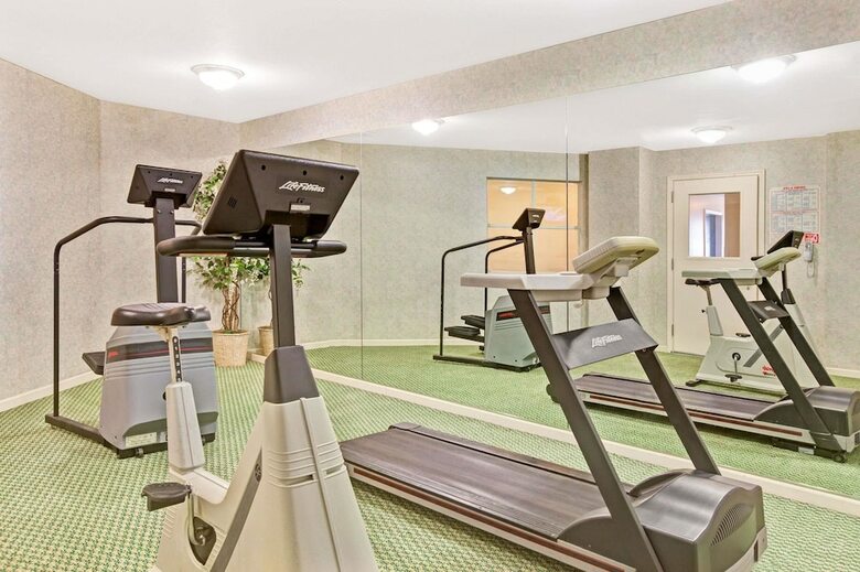 Hotel Ramada By Wyndham San Bruno Sfo Airport