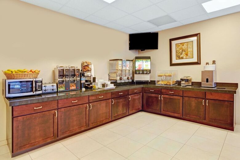 Hotel Ramada By Wyndham San Bruno Sfo Airport