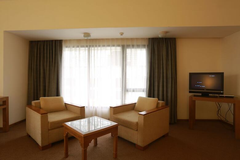 Hotel The Avenue Regent