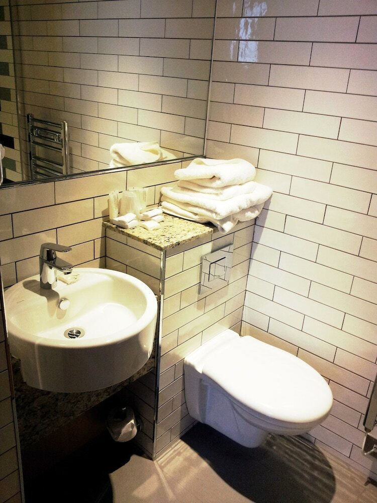 Cairn Hotel Newcastle Upon