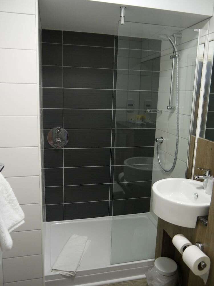Cairn Hotel Newcastle Upon