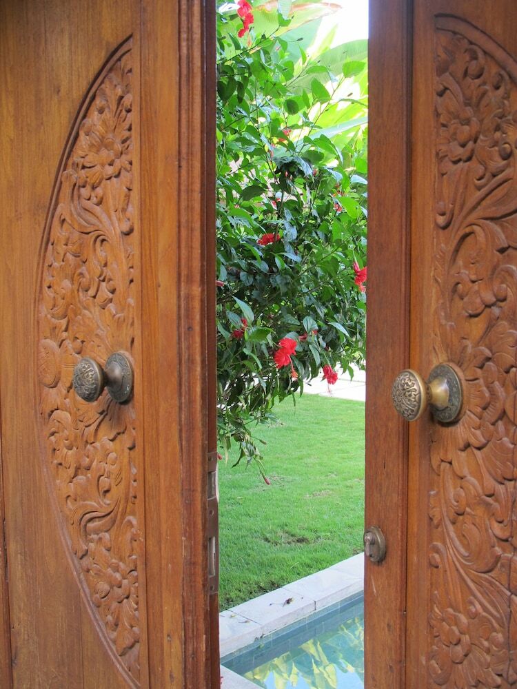 Nyaman Villas