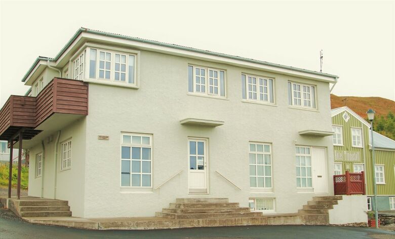 Hotel Tindast�ll And Annex