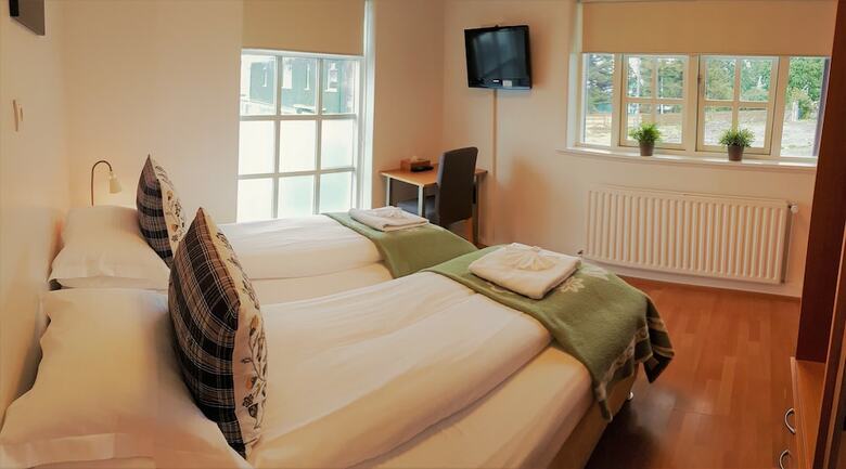 Hotel Tindast�ll And Annex
