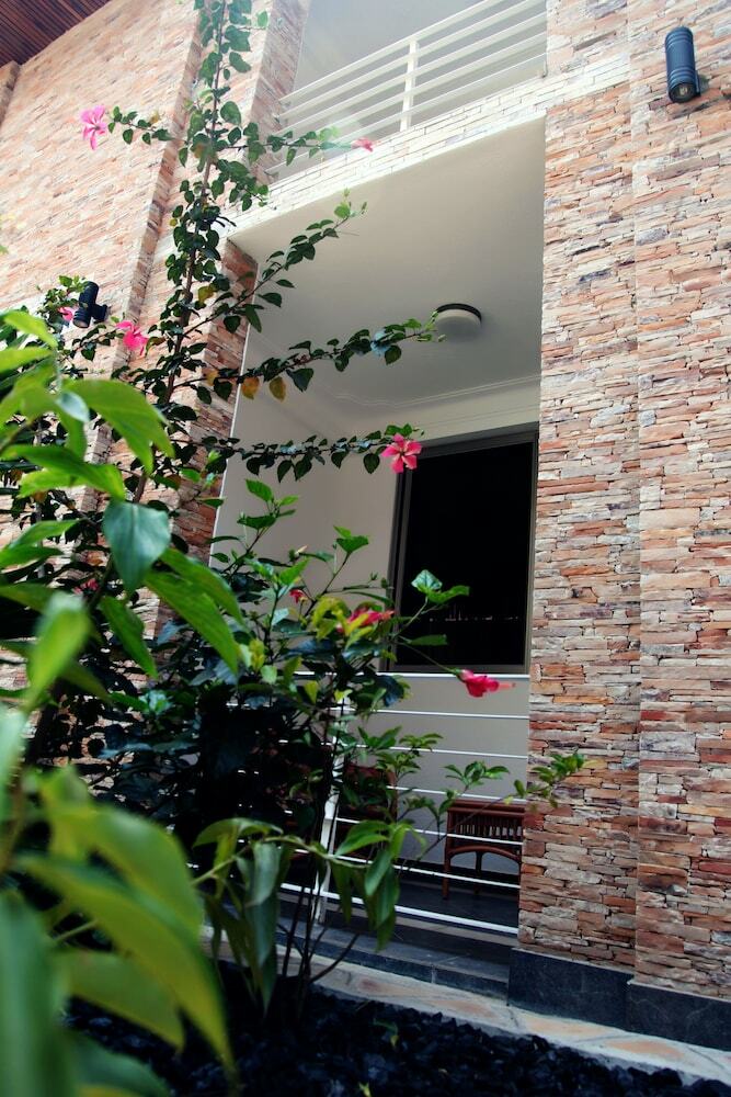 Airport View Hotel
