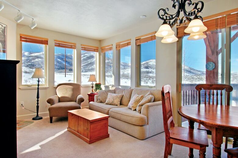 Crestview Condominiums By All Seasons Resort Lodging