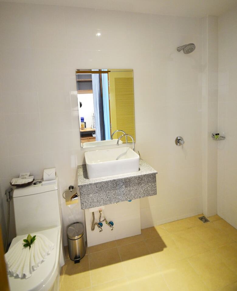 Aparthotel Grand Nai Harn Suites