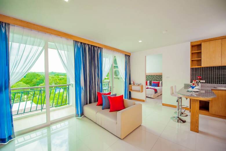 Aparthotel Grand Nai Harn Suites