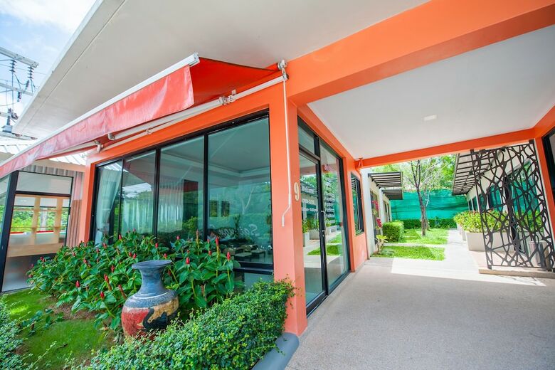 Aparthotel Grand Nai Harn Suites