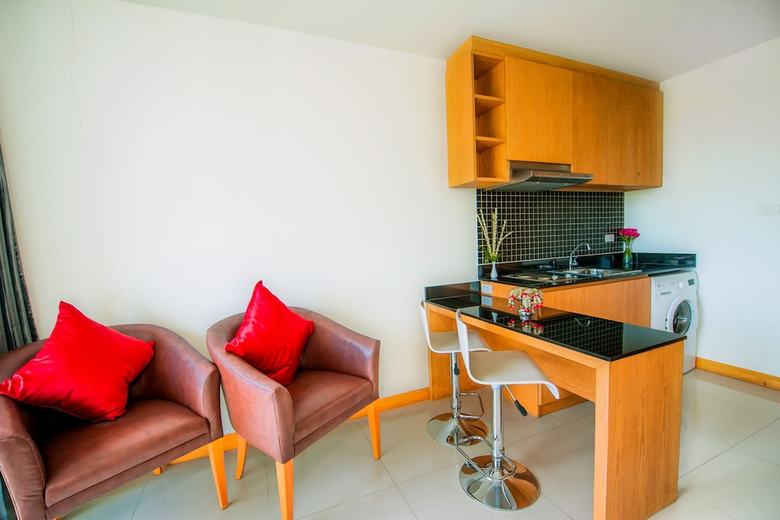 Aparthotel Grand Nai Harn Suites