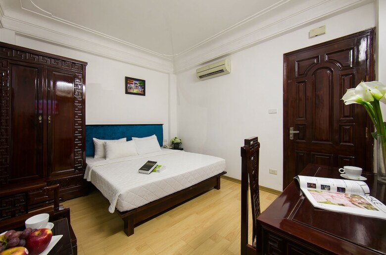 Little Diamond Hotel 2