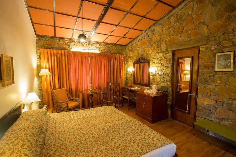 Shikarbadi Hotel