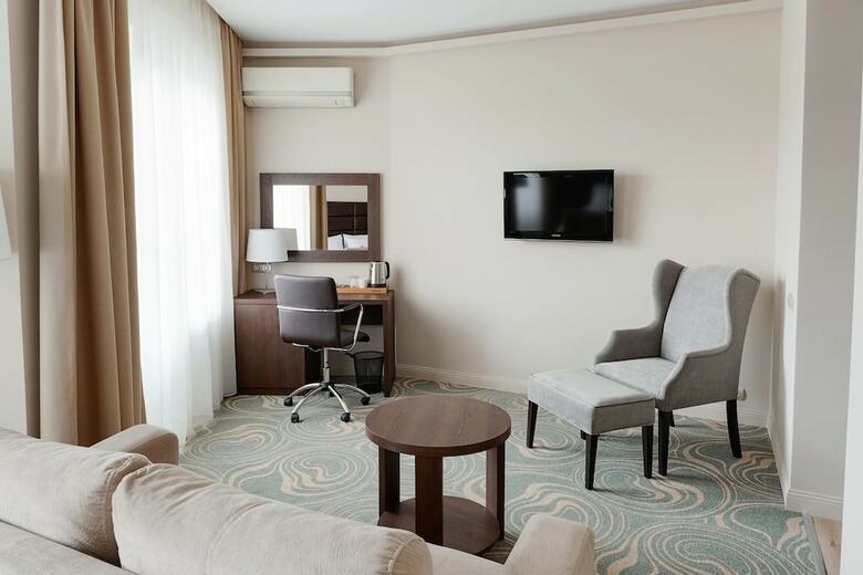 Hotel Oktyabrskaya